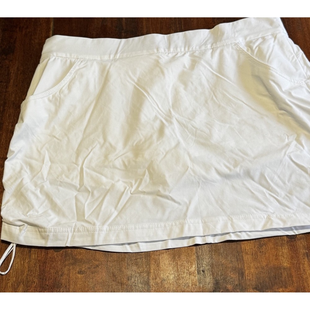Columbia White Athletic Mini Skort Size XL‎